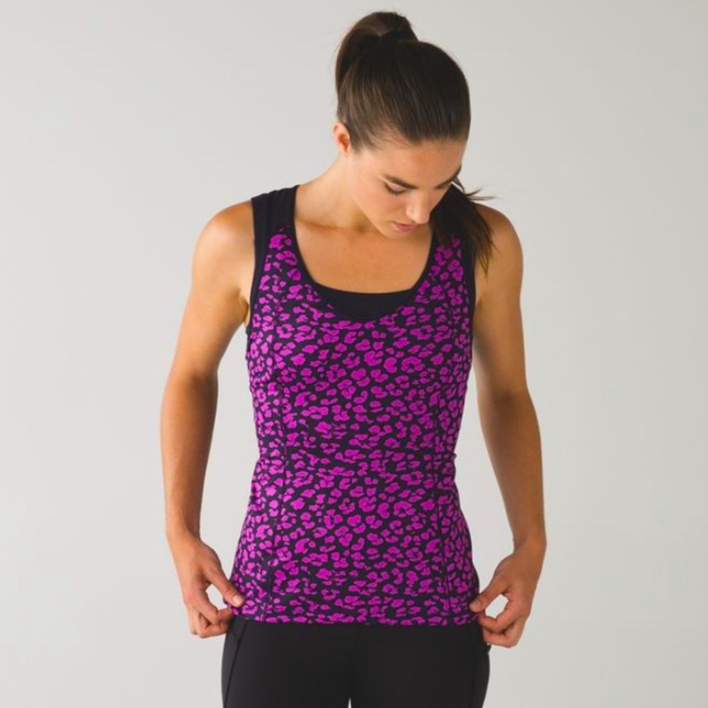 Lululemon workout tank top with built in adjustable band shelf bra